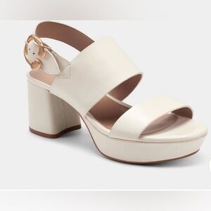 NIB Aerosoles Camera Platform Sandals in Eggshell leather